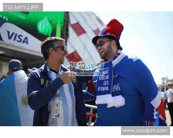 北京与天津球迷激情对抗赛揭幕球场内外的热血与友谊交织