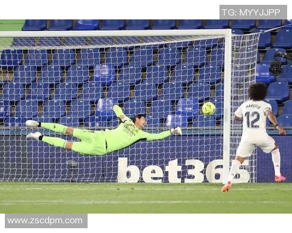 库尔图瓦：守门员的传奇之路与足球世界的荣耀之战