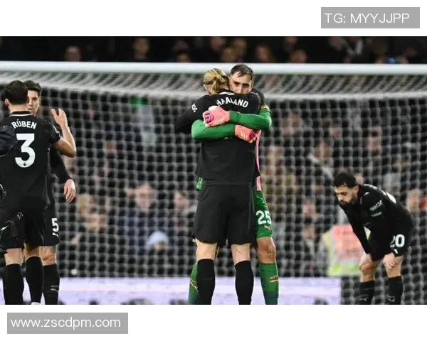 白礼顿主场迎战曼城争夺英超荣耀双方实力对决引发球迷热议